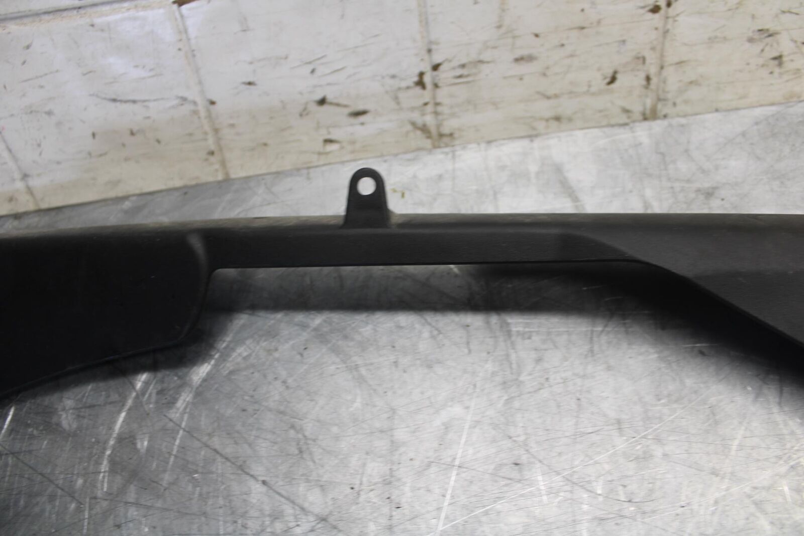 19-20 KAWASAKI NINJA ZX6R REAR BACK DRIVE CHAIN GUARD COVER SHIELD BB517