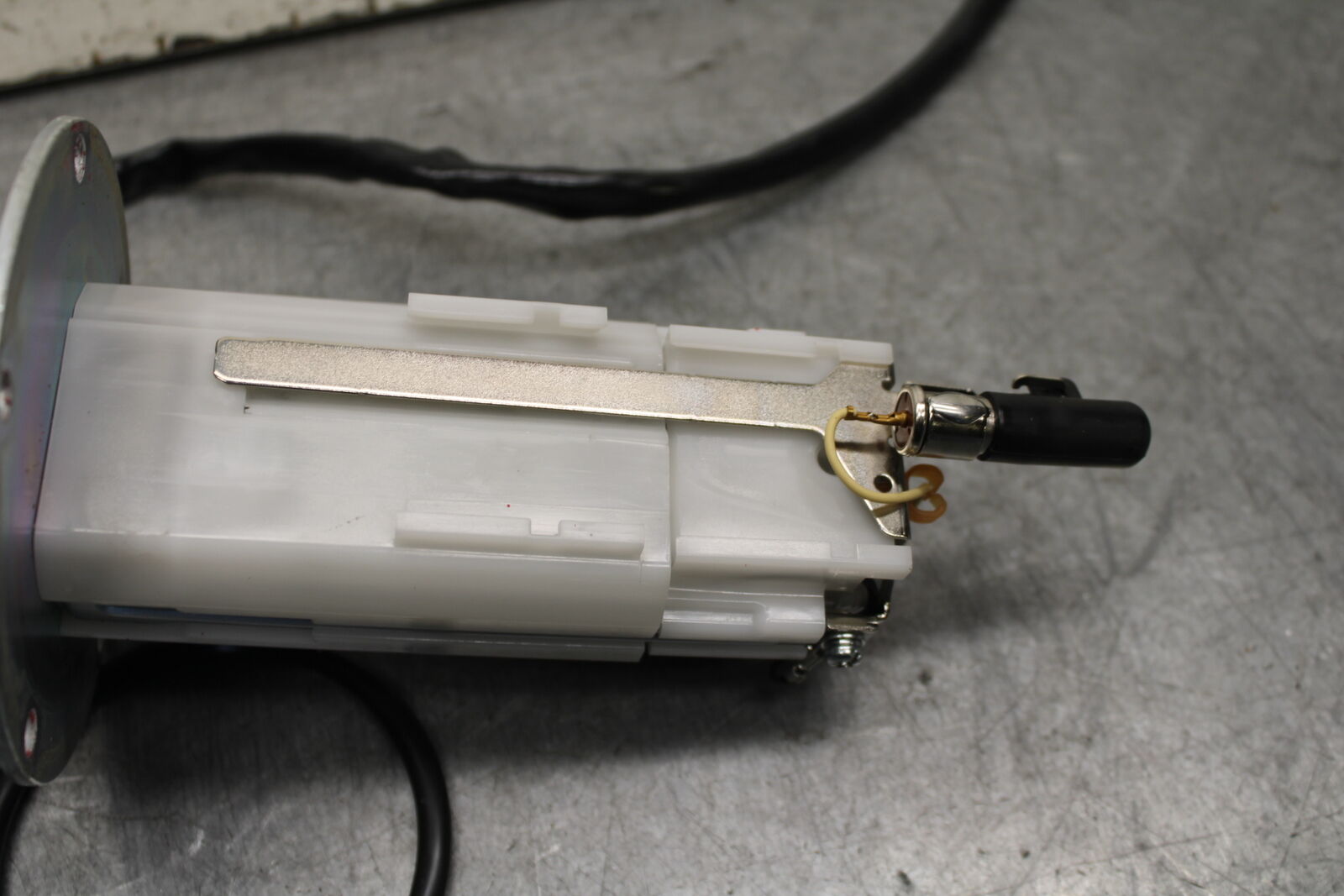 13-18 KAWASAKI NINJA ZX6R FUEL PUMP GAS PETROL SENDER UNIT 49040-0023 BB666