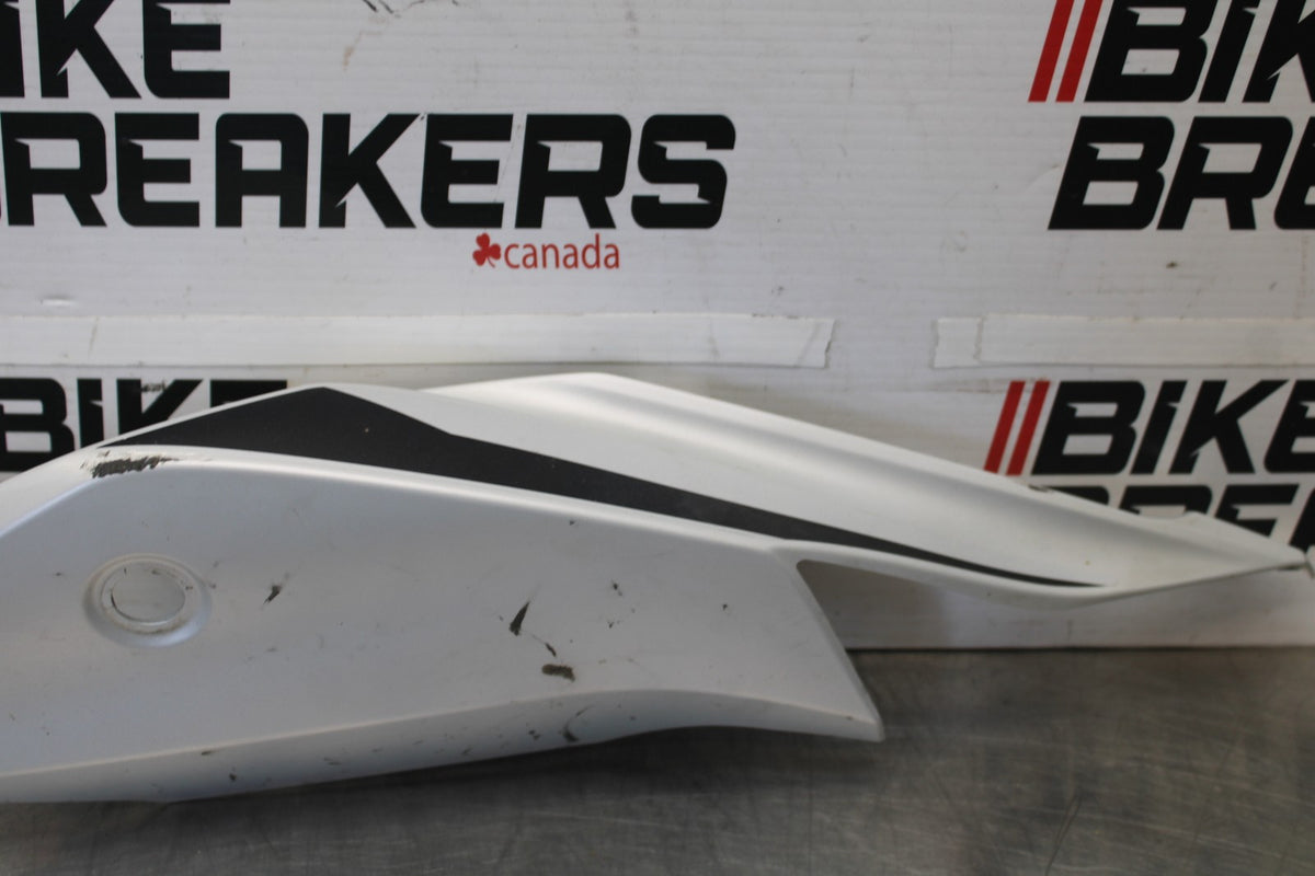 23-26 KAWASAKI NINJA ZX4RR LEFT REAR BACK TAIL FAIRING COWL SHROUD BB898