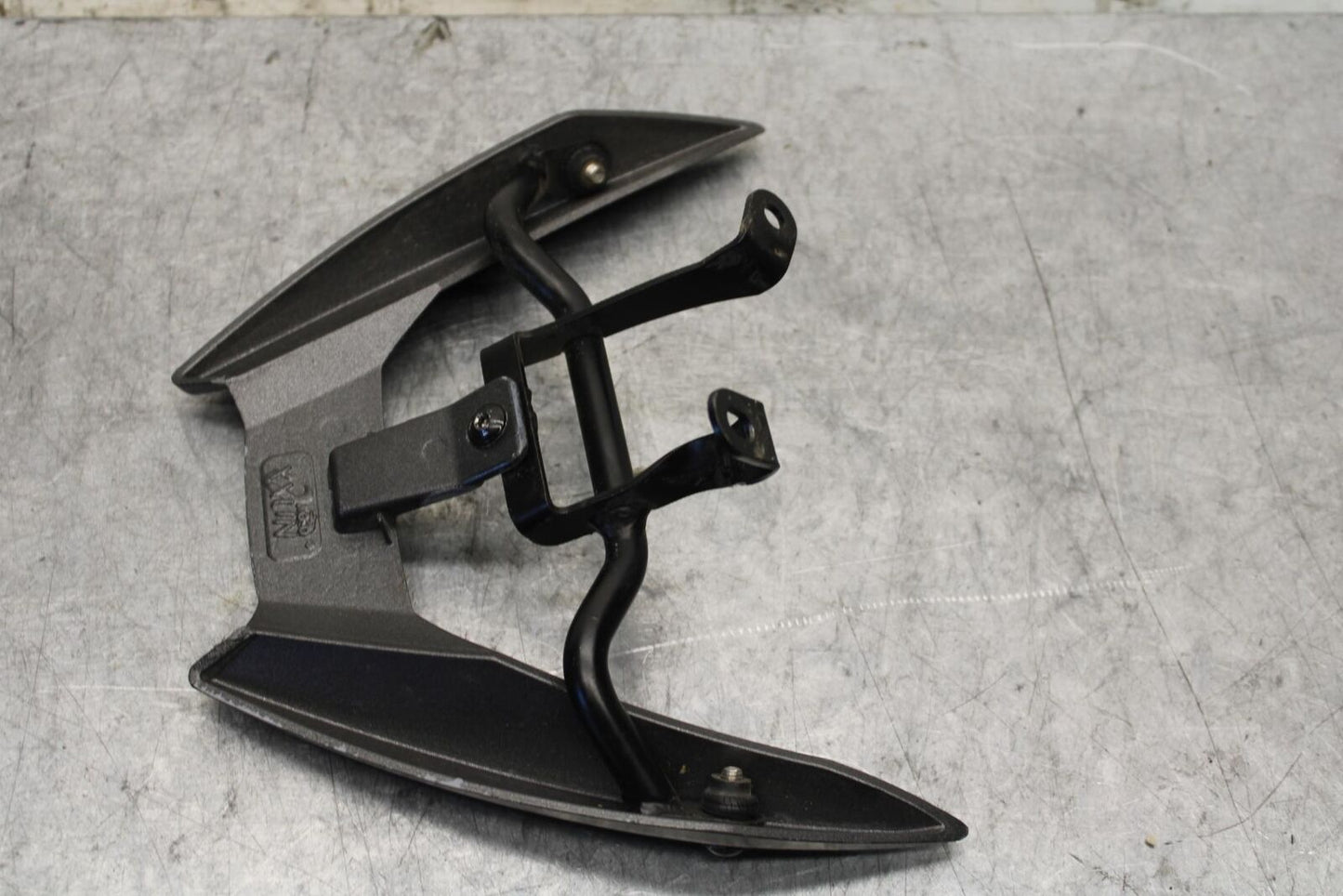 2015 Yamaha FZ09 OEM PASSENGER REAR SEAT GRAB BAR HANDLE SET BB54