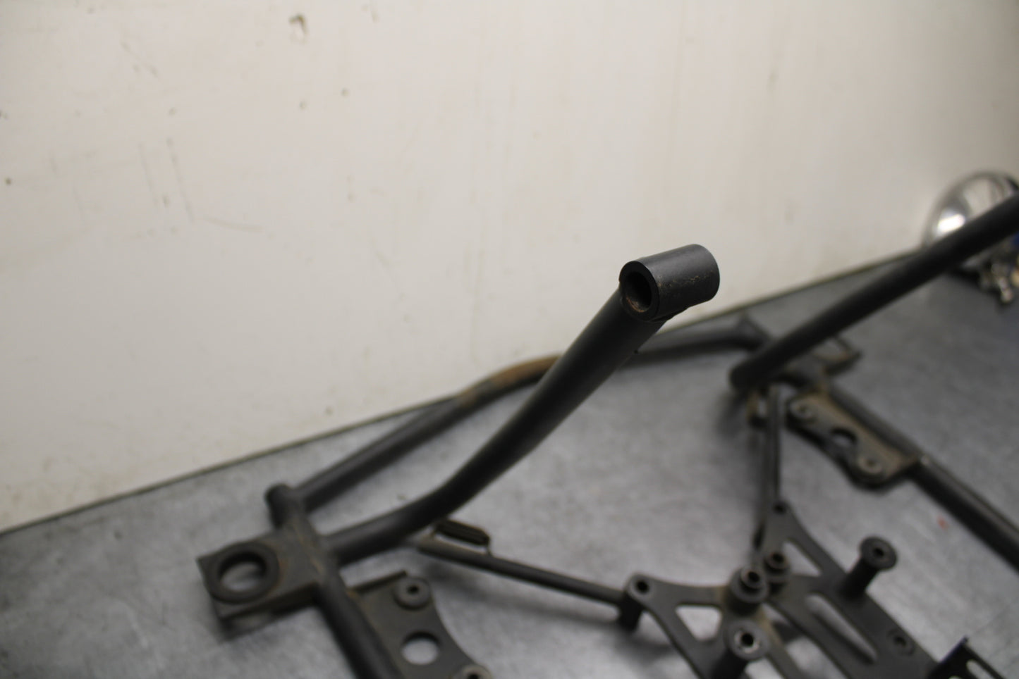 03-08 KAWASAKI VULCAN 1600 SADDLEBAG SUB FRAME STAY MOUNTS BB754