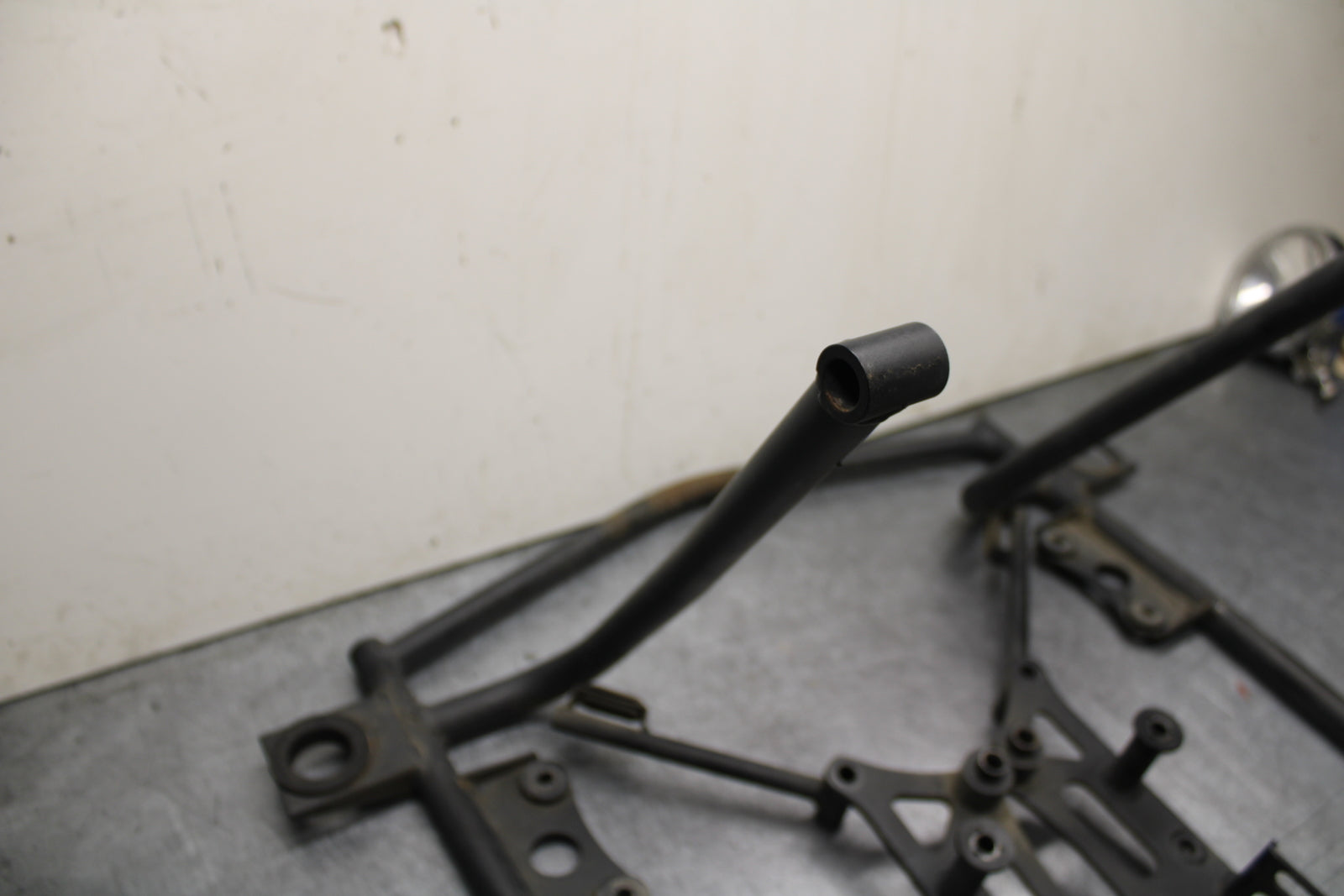 03-08 KAWASAKI VULCAN 1600 SADDLEBAG SUB FRAME STAY MOUNTS BB754