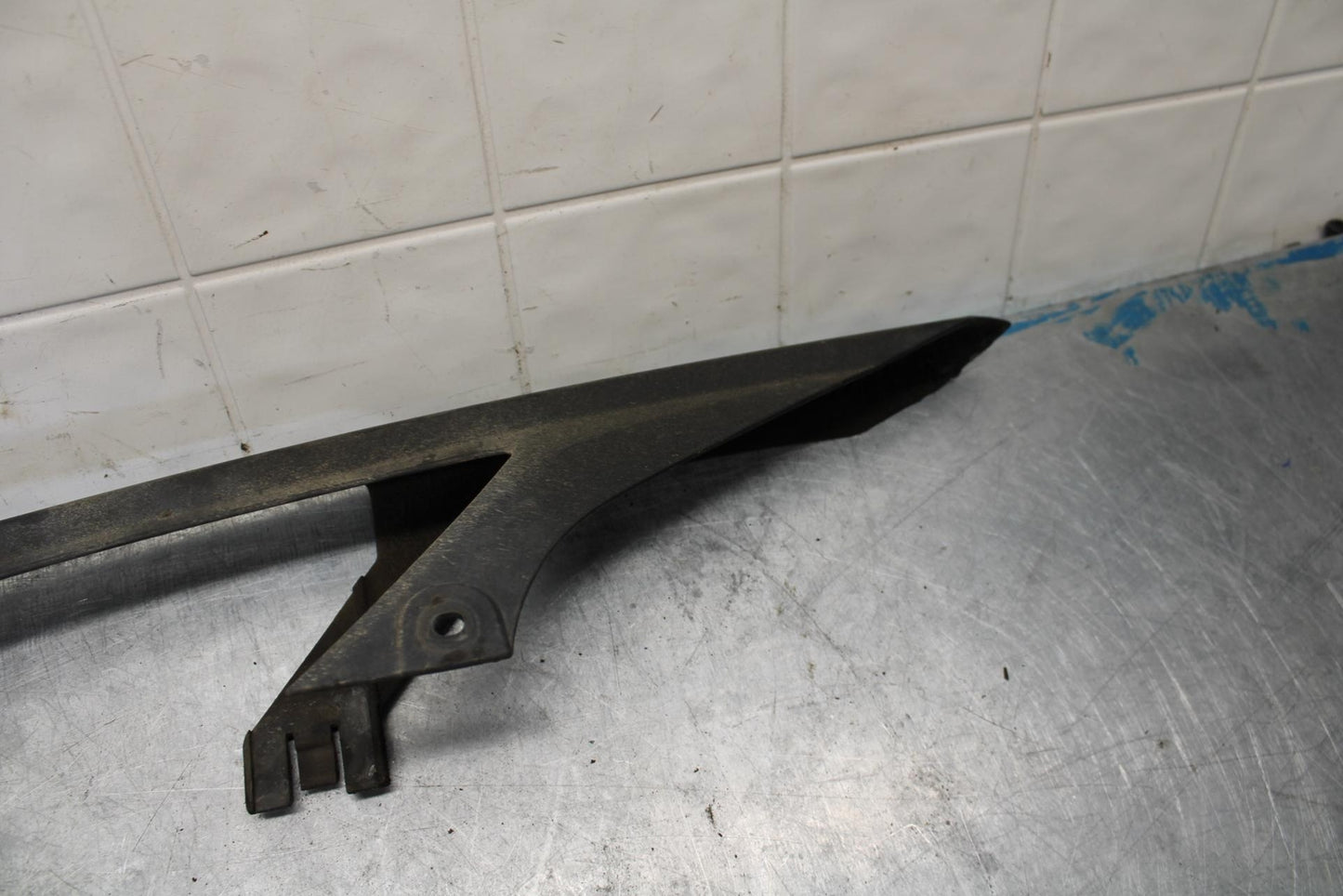 06-07 KAWASAKI NINJA ZX14R REAR BACK DRIVE CHAIN GUARD COVER SHIELD BB433