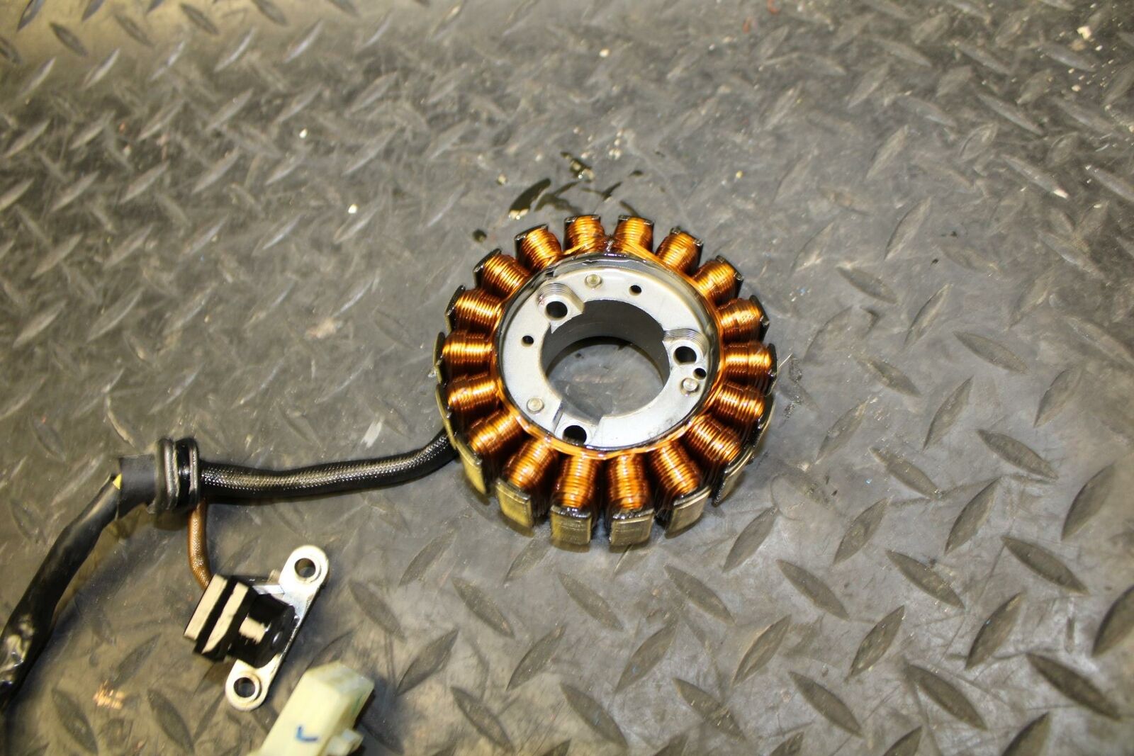 08 HONDA CBR125R STATOR GENERATOR ALTERNATOR MAGNETO bb180