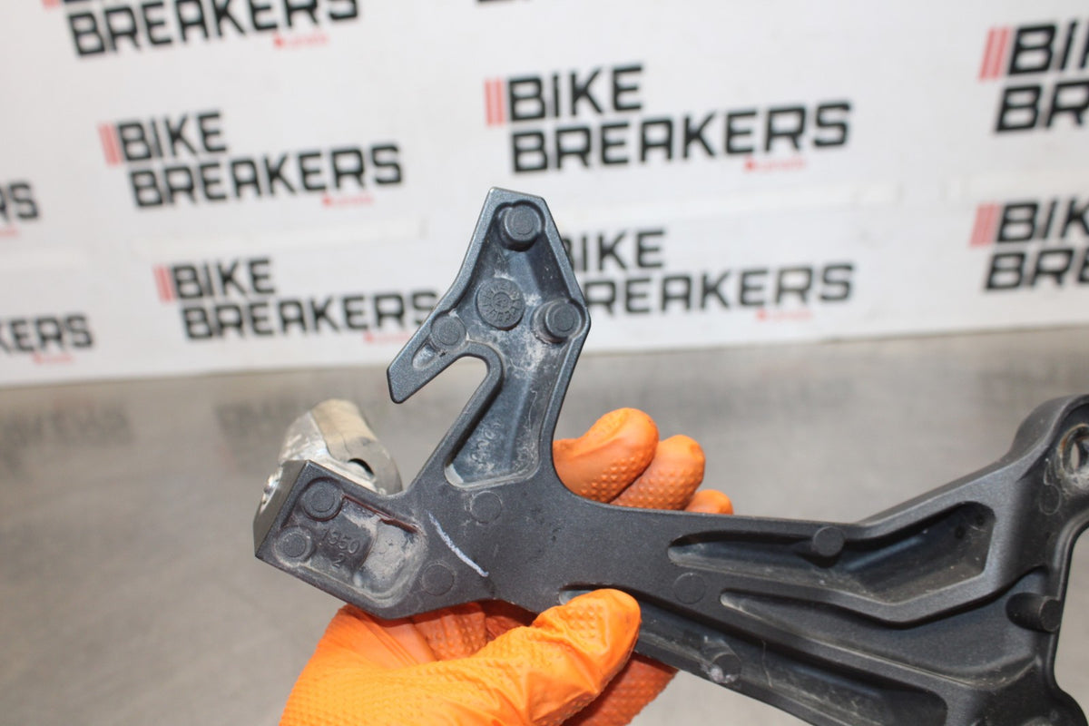 23 KAWASAKI NINJA 650 EX650 LEFT REAR BACK PASSENGER PEG BB920