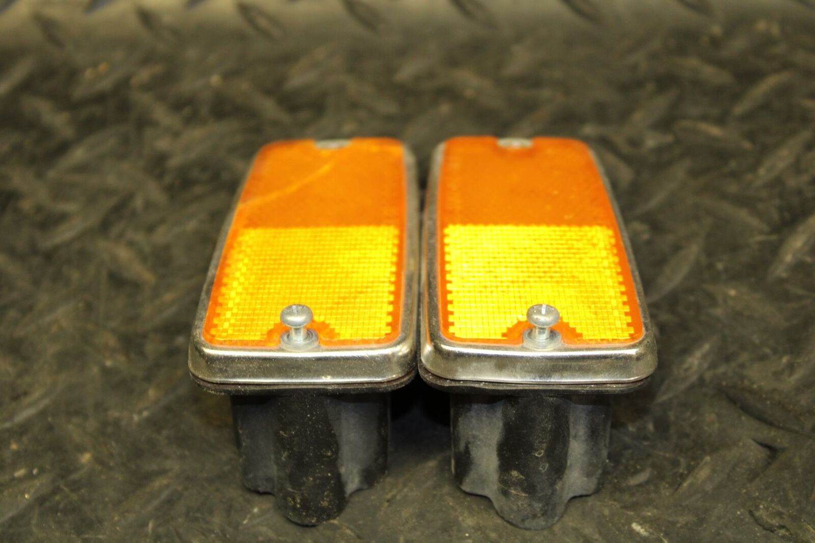 80-81 YAMAHA XS1100 SPECIAL REFLECTOR GARNISH MARKER BB174