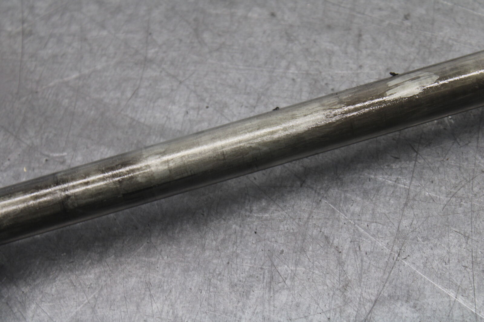 05-09 SUZUKI BOULEVARD C90 REAR AXLE BACK WHEEL RIM PIVOT BOLT AXEL BB692