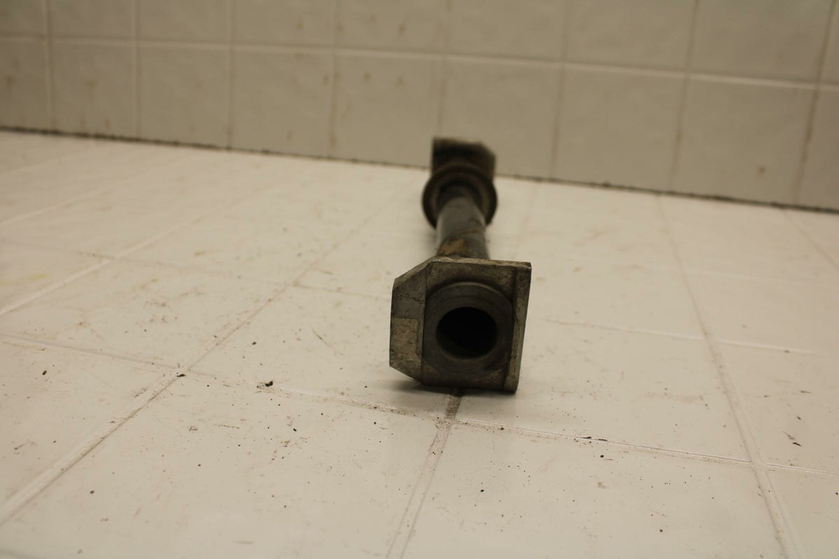 01-02 SUZUKI GSXR750 REAR AXLE BACK WHEEL RIM PIVOT BOLT AXEL BB402