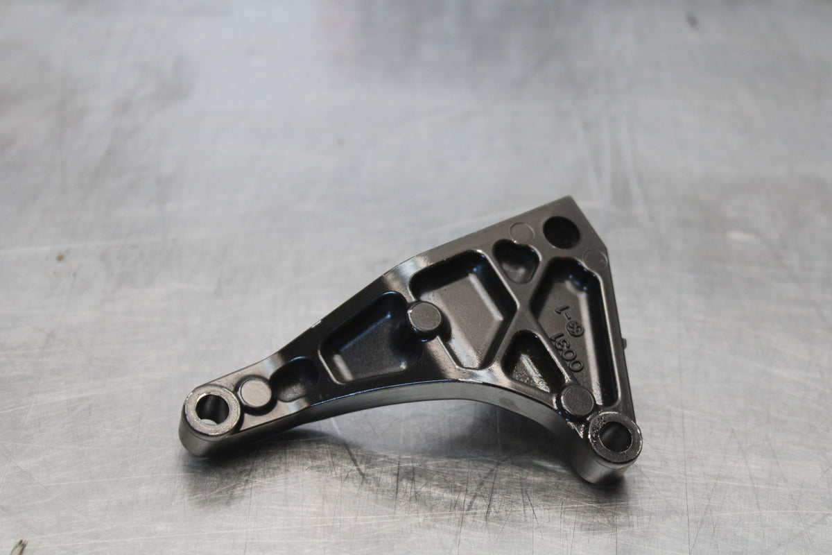08 KAWASAKI NINJA ZX10R CLUTCH CABLE HOLDER MOUNT STAY BRACKET BB902