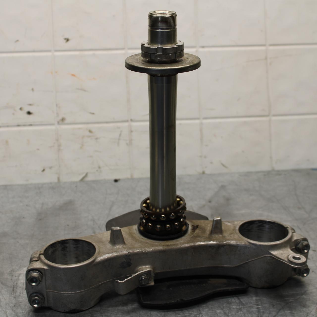 06-07 SUZUKI GSXR600 FRONT FORKS CLAMP LOWER TRIPLE TREE STEM BB447