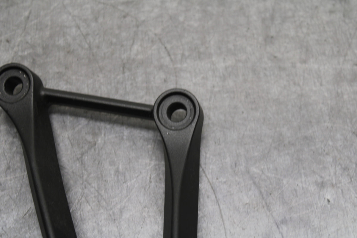 19-23 KAWASAKI NINJA ZX6R LEFT REAR BACK PASSENGER PEG BB749