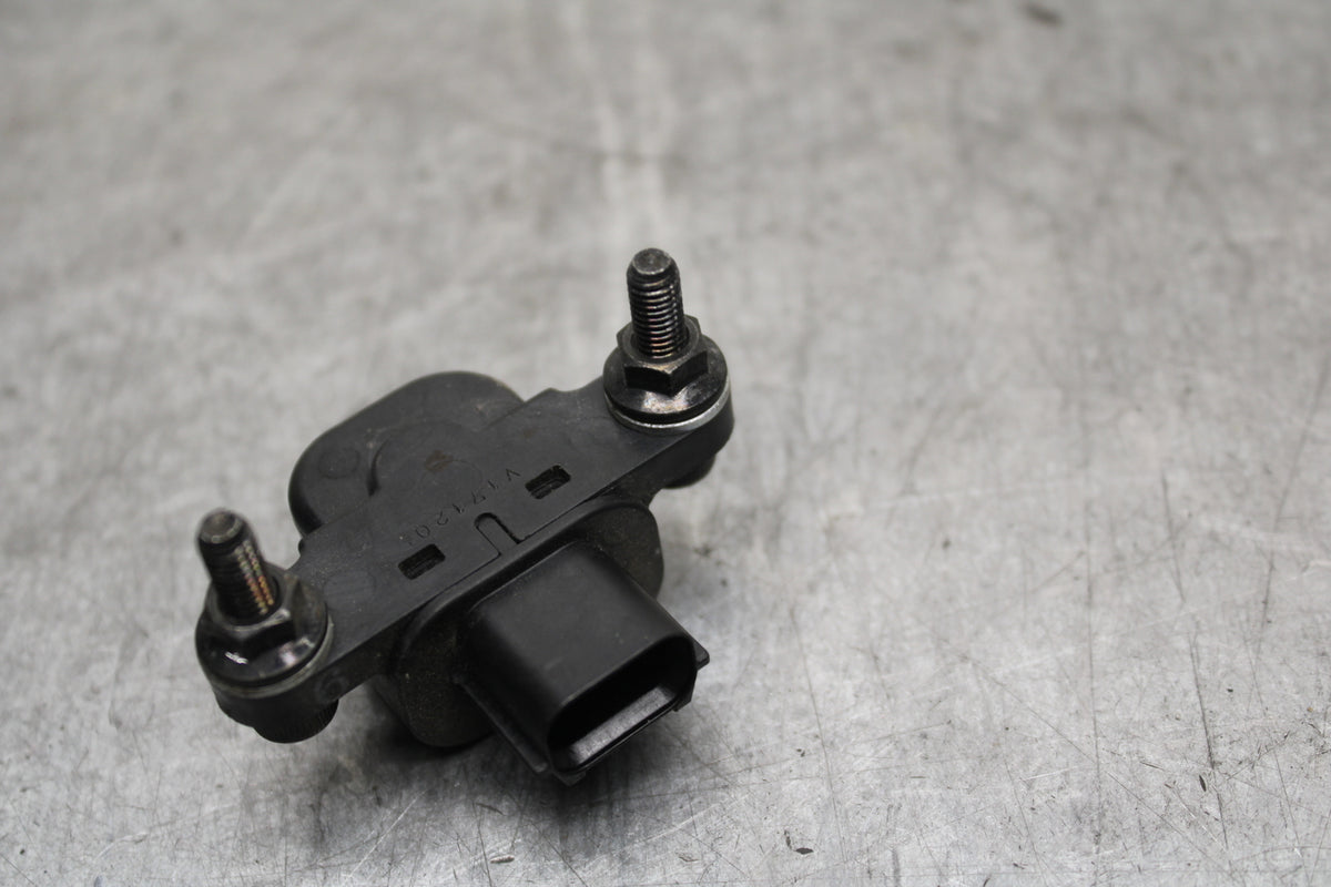 13-18 KAWASAKI NINJA ZX6R TIP OVER BANK ANGLE CRASH SENSOR  21176-0026 BB666