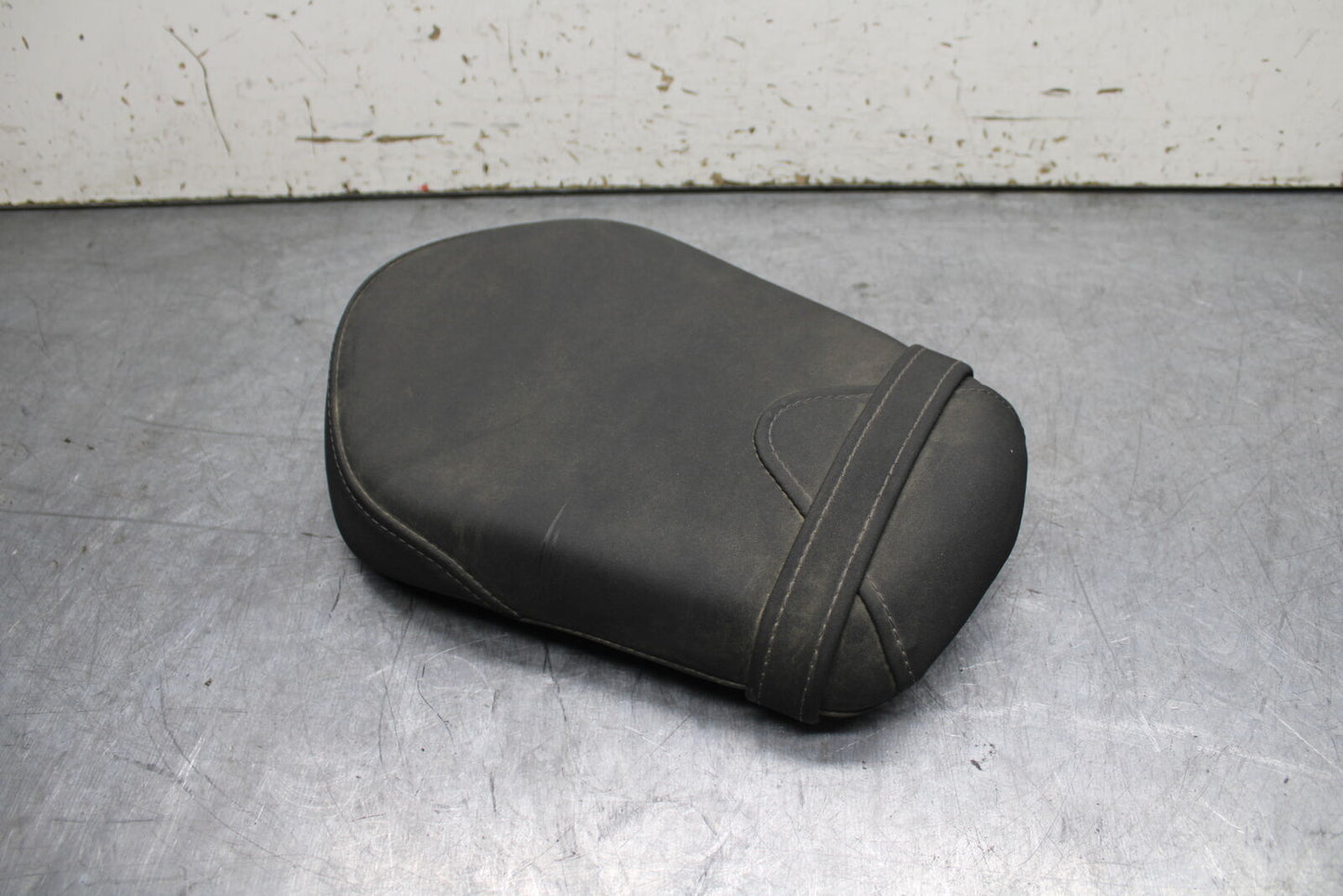 17-24 YAMAHA BOLT XVS950 REAR BACK PASSENGER SEAT BB729