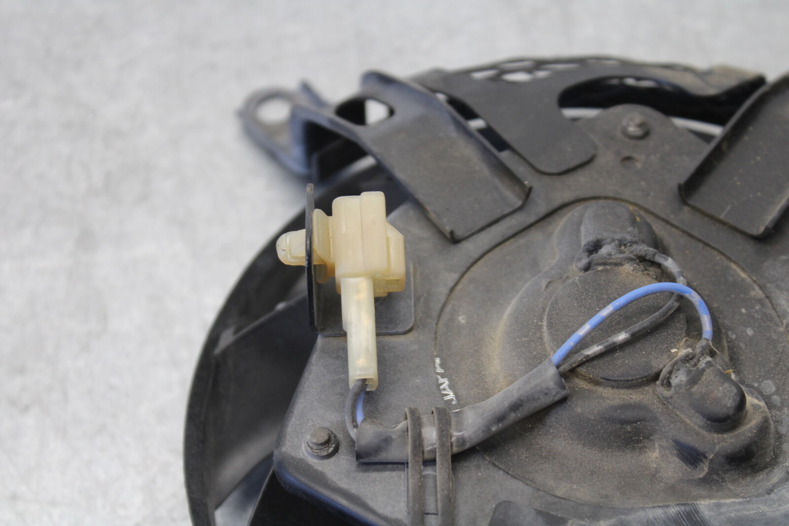 05-06 SUZUKI GSXR1000 ENGINE RADIATOR COOLING FAN 17800-41G00 BB663