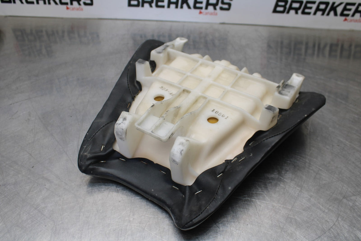01-06 HONDA CBR600F4I FRONT DRIVERS SEAT PAD SADDLE PILLION BB185