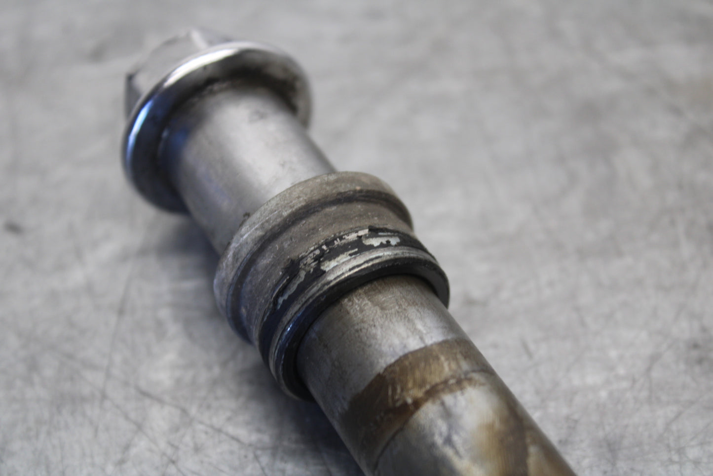 05-06 YAMAHA ROYAL STAR FRONT WHEEL RIM AXLE PIVOT BOLT BB697