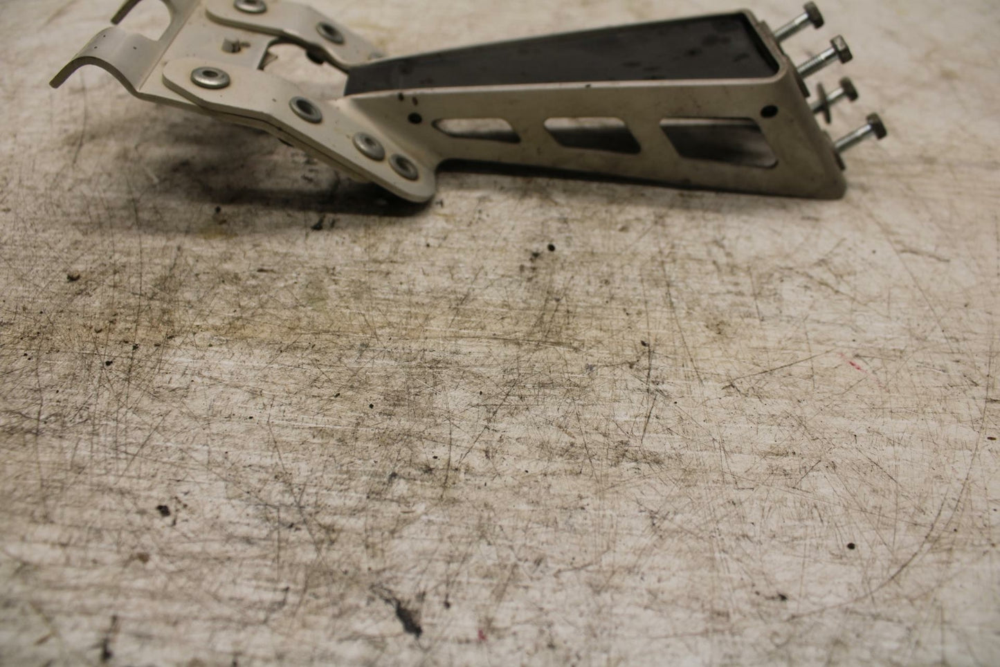 08-16 YAMAHA YZF R6 FENDER ELIMINATOR LICENSE PLATE BRACKET BB365 