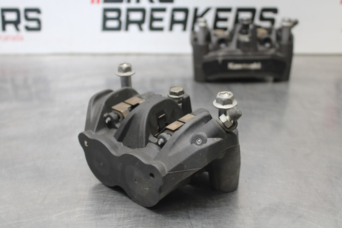 23-26 KAWASAKI NINJA ZX4RR RIGHT LEFT FRONT BRAKE CALIPER SET PAIR BB872