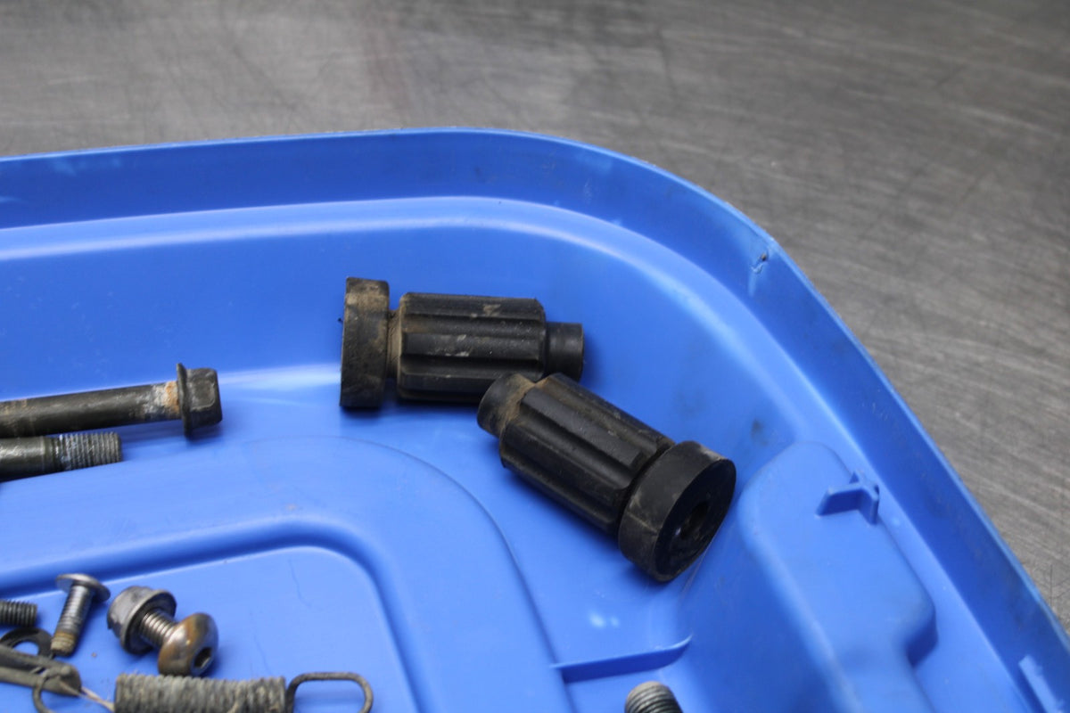 07-25 KAWASAKI VULCAN 900 VN900D CLASSIC LT MOUNTING BOLTS HARDWARE BB842