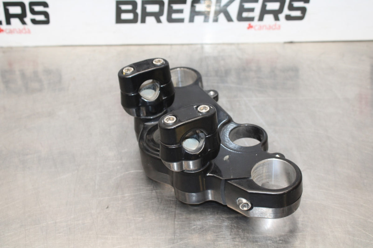 19 MOTO GUZZI V7 III FORKS UPPER TRIPLE TREE CLAMP BB831