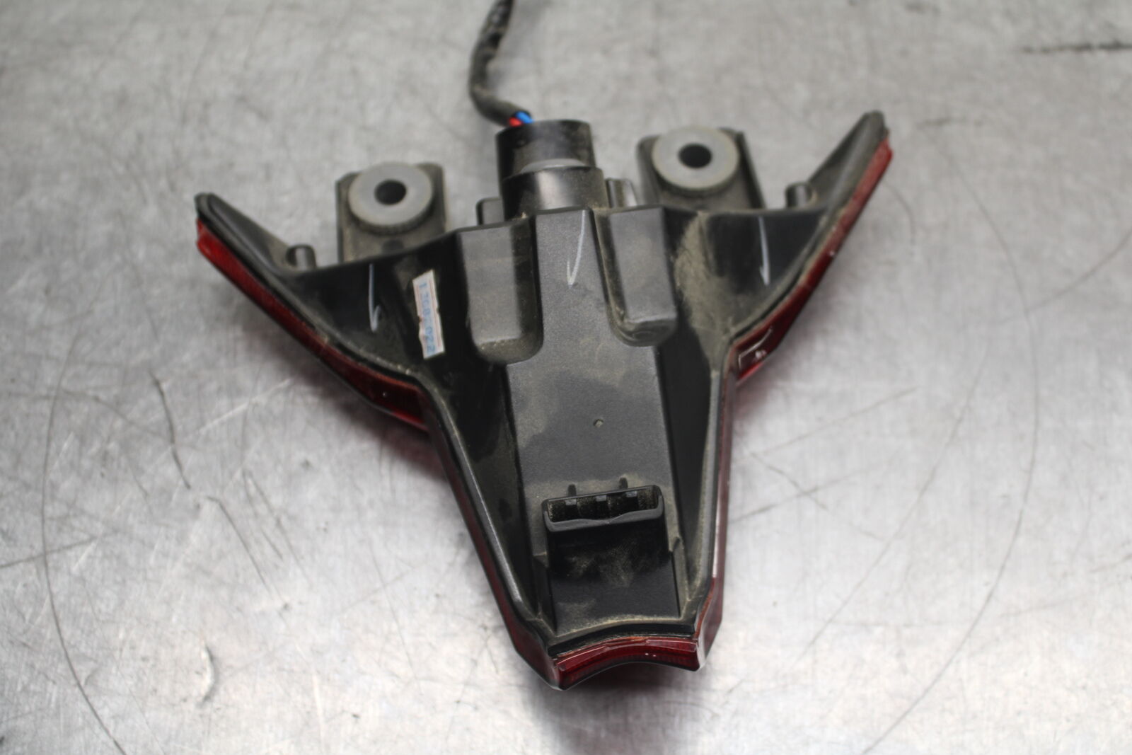 18-23 KAWASAKI NINJA 400 EX400 ABS REAR TAIL TAILLIGHT BACK BRAKE LIGHT BB747