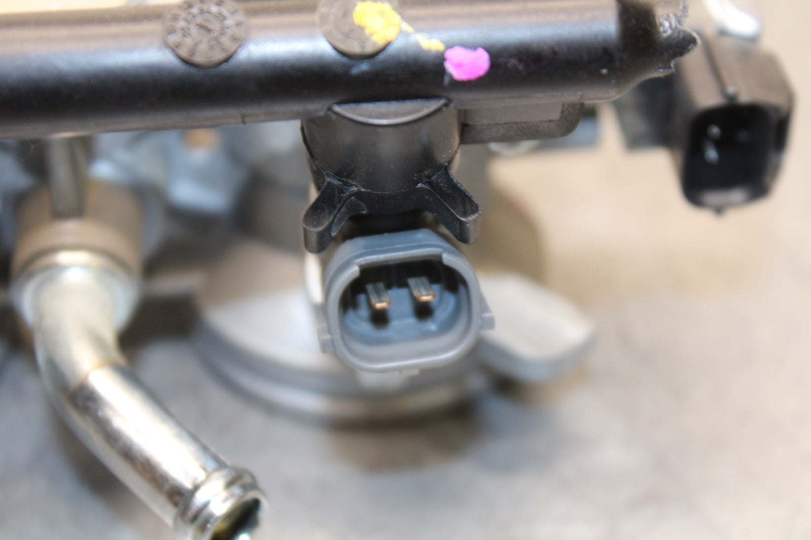 24 KAWASAKI NINJA 500 ABS MAIN FUEL INJECTORS / THROTTLE BODIES BB730