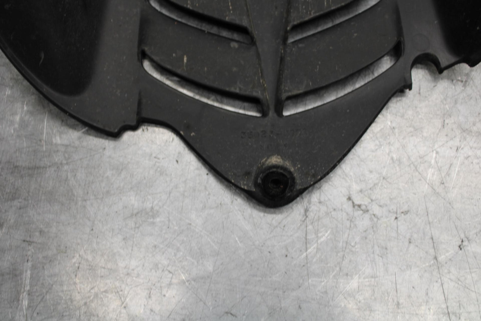 2009 Kawasaki Ninja ZX6R ZX600R REAR  WHEEL TIRE HUGGER FENDER  BB548