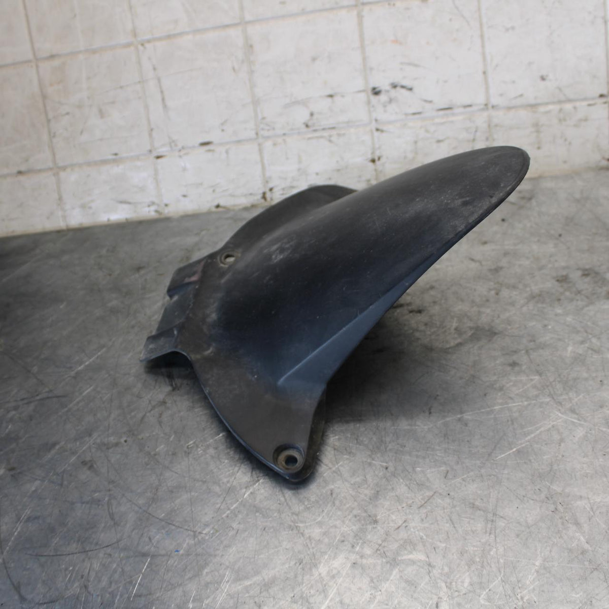 2011 Honda CBR600RR REAR BACK WHEEL TIRE HUGGER FENDER 80120-MFJ-A40 BB520