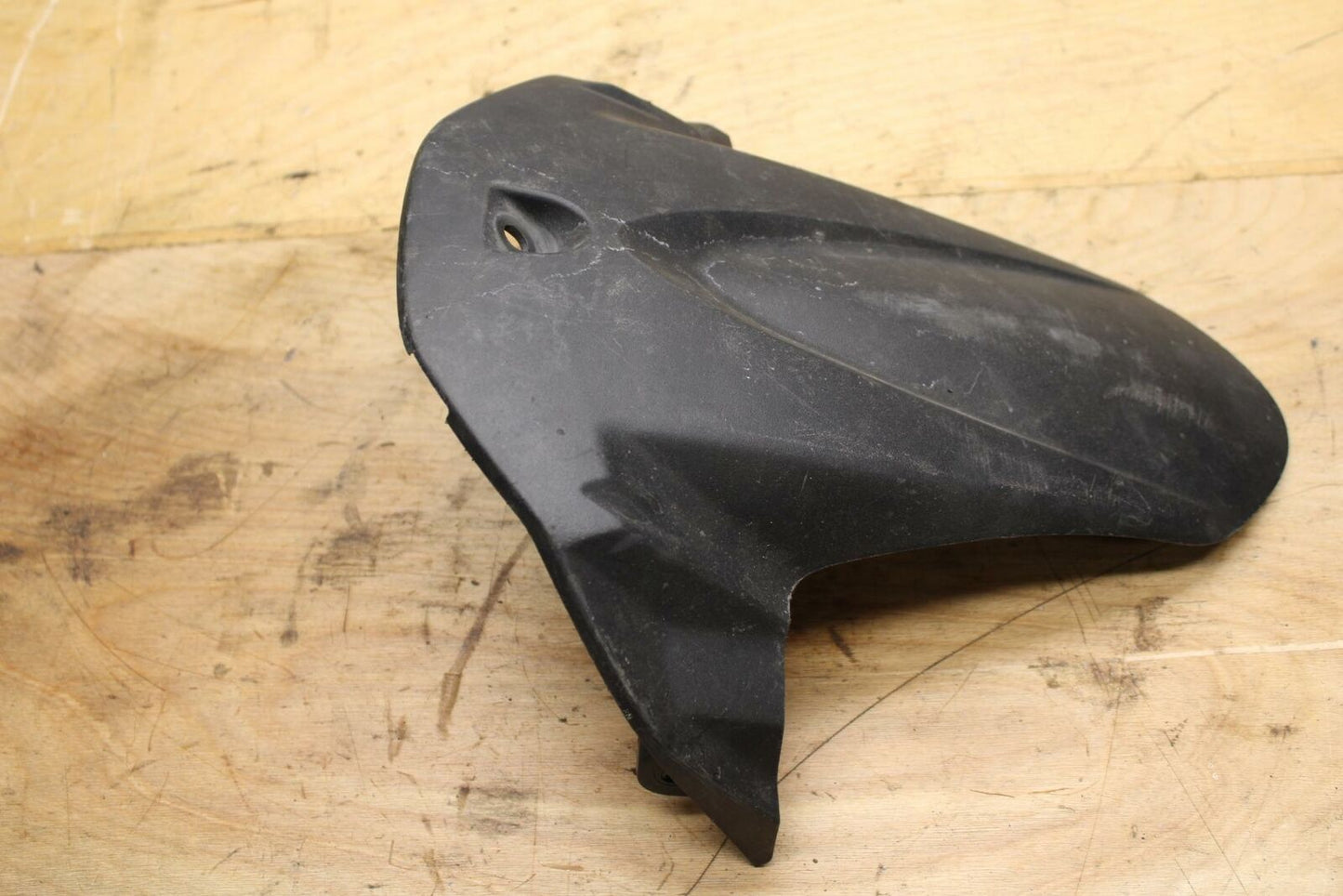 08-09 SUZUKI GSXR600 REAR BACK WHEEL TIRE HUGGER FENDER BB204 B