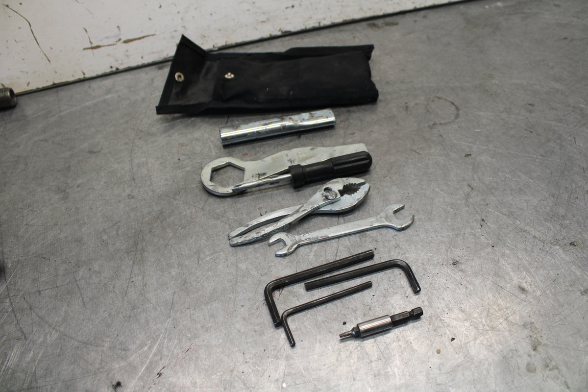 13-18 KAWASAKI NINJA ZX6R STOCK TOOLS OEM TOOL BAG KIT SET BB682
