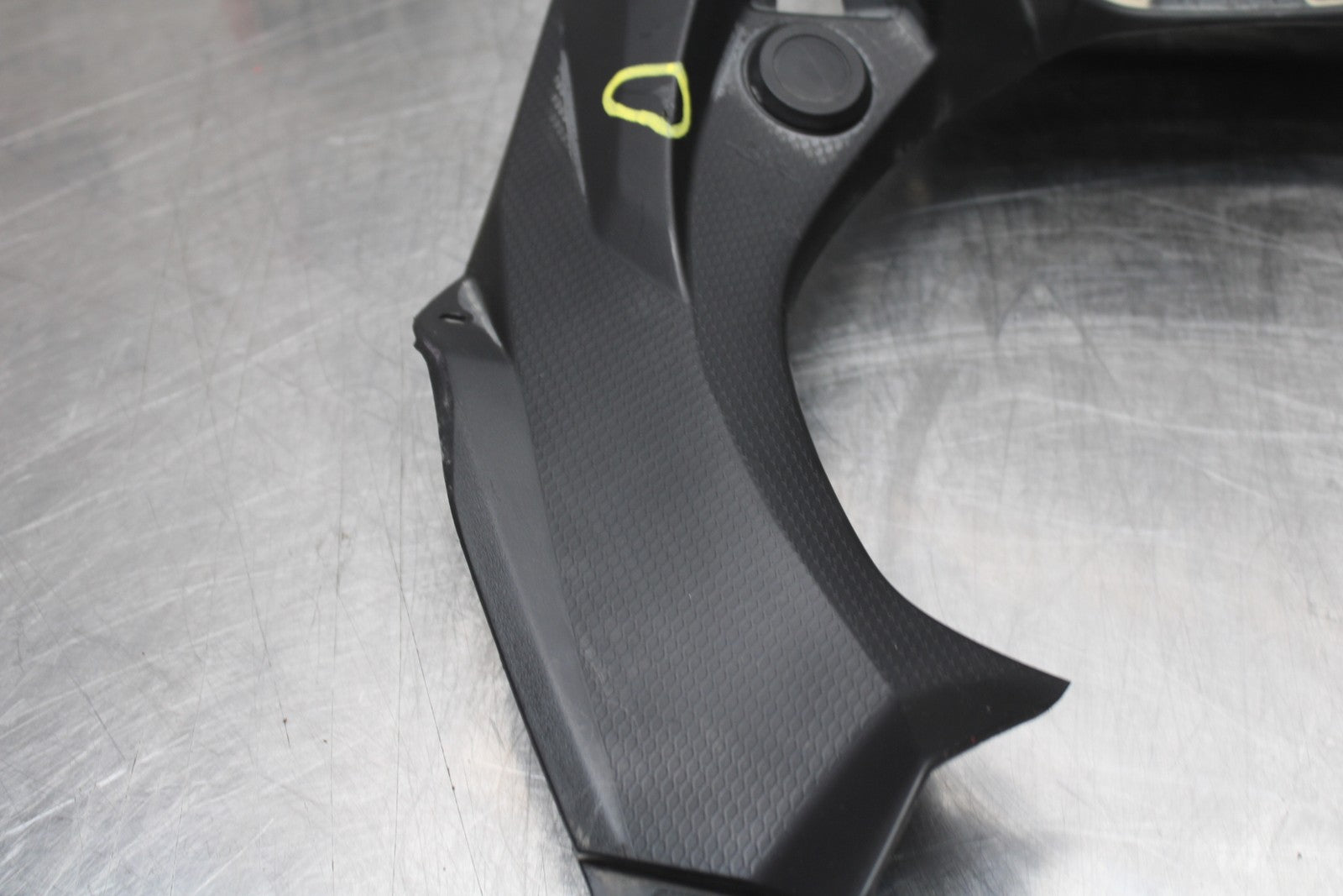 18-23 KAWASAKI NINJA 400 EX400 ABS FRONT CENTER COWL FAIRING BB177