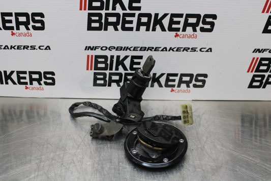 04-05 KAWASAKI NINJA ZX10R IGNITION LOCK KEY SET W/ GAS CAP AND SEAT LOCK BB163