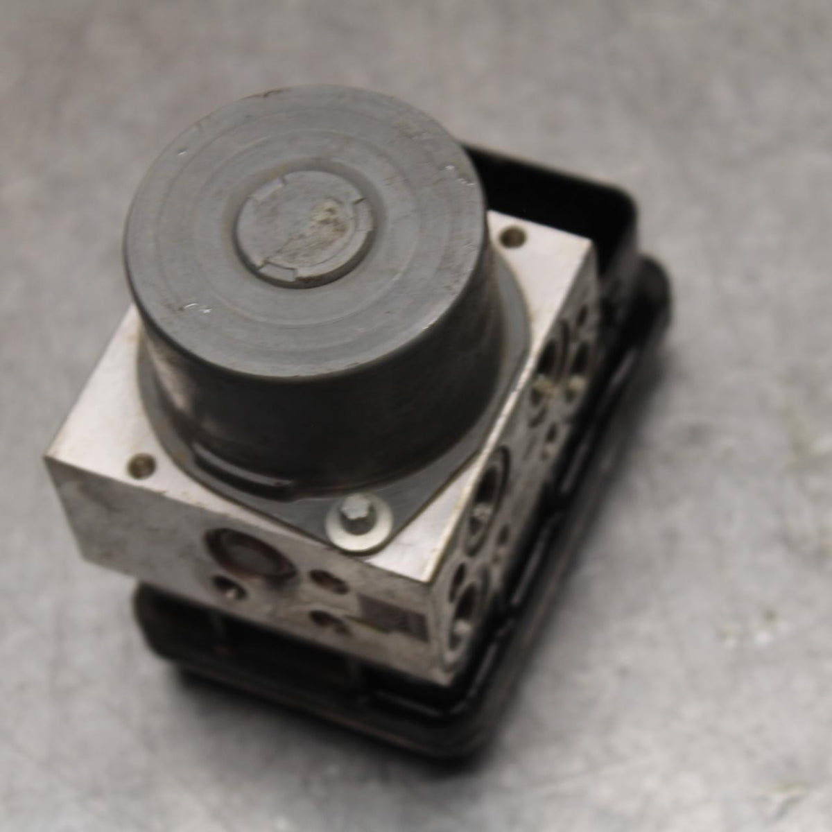 18 KTM RC 390 ABS PUMP UNIT MODULE BB648