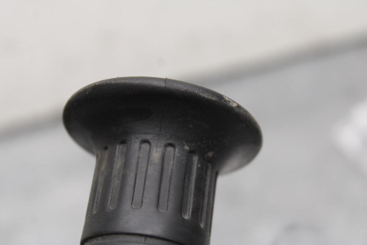 15-16 KAWASAKI EX300 RIGHT THROTTLE GRIP BB635