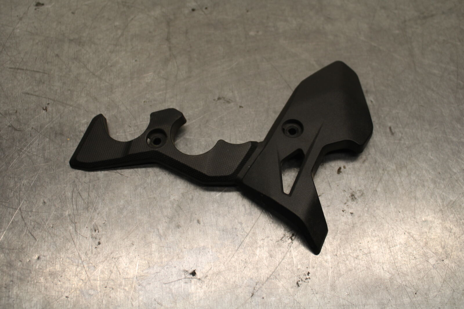 19-22 KAWASAKI Z400 RIGHT FRAME/ REARSET SIDE COVER COWL PANEL BB738