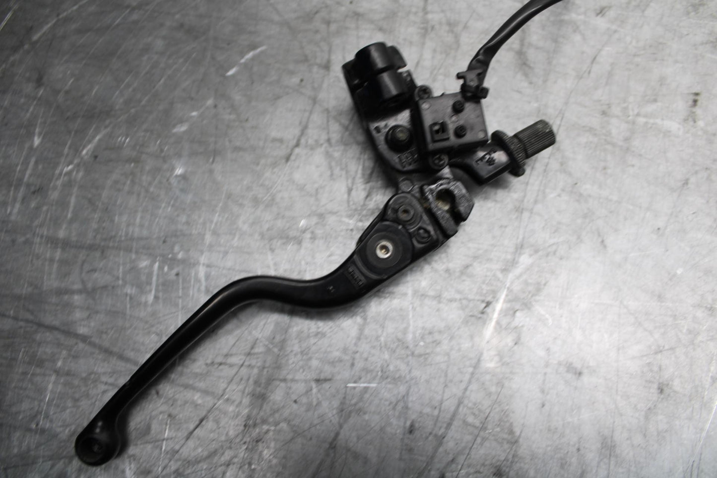 21 HUSQVARNA VITPILEN 401 CLUTCH PERCH MOUNT WITH LEVER  BB467