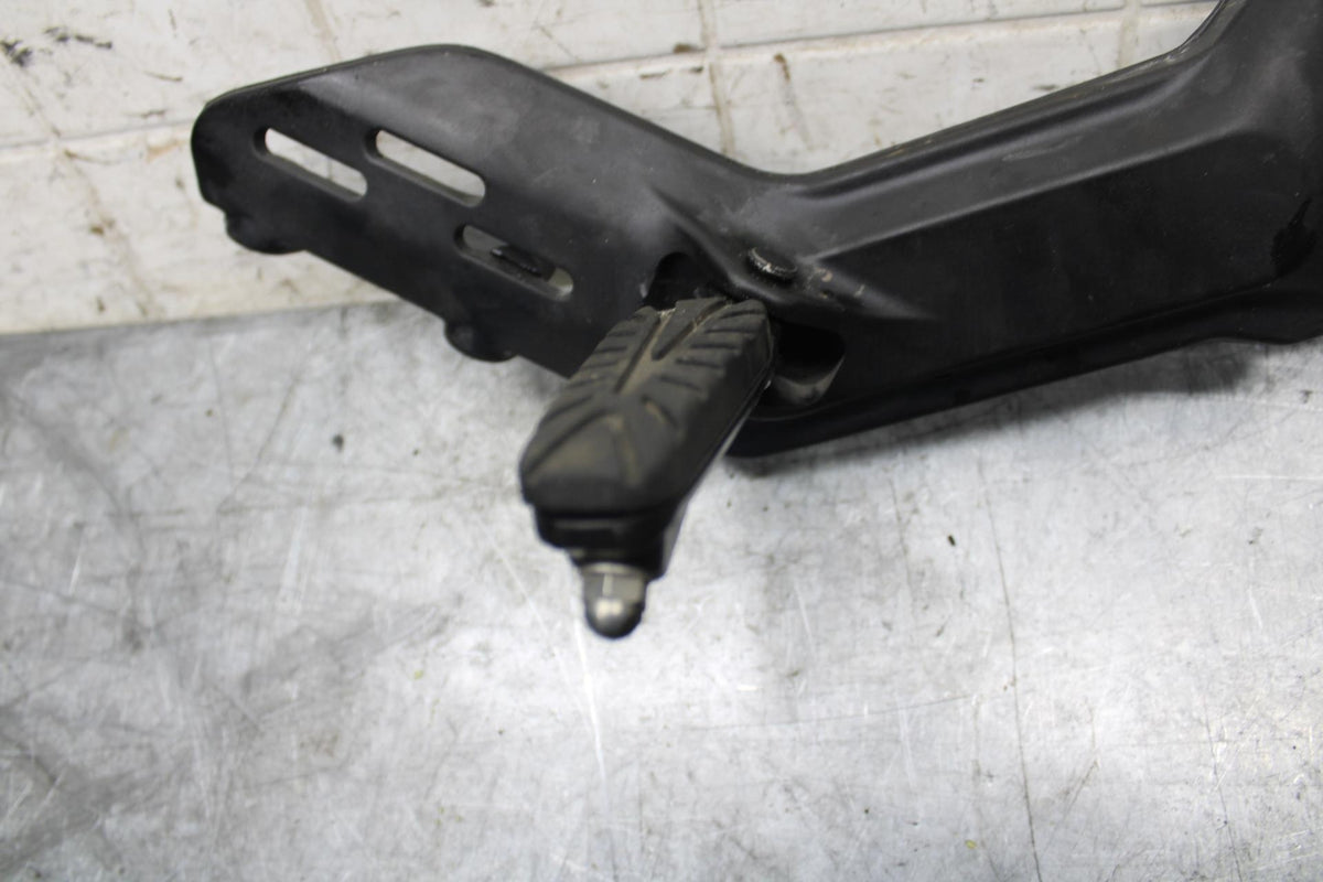 22-23 HUSQVARNA VITPILEN 401 RIGHT REARSET REAR SET DRIVER FOOT PEG REST  BB541