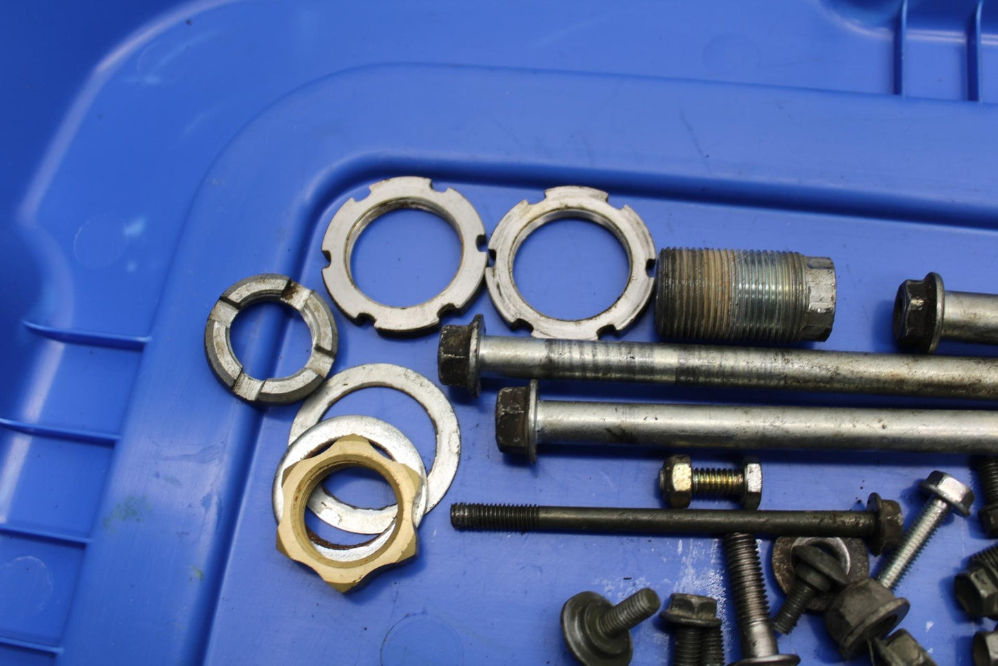 2001 Suzuki GSXR600  BOLTS HARDWARE MISCELLANEOUS SCREWS BB59