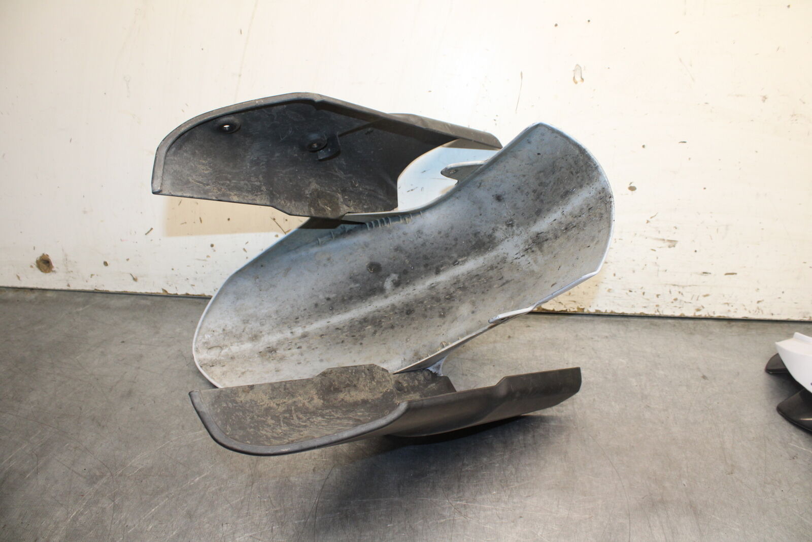 12-13 KAWASAKI Z1000 FRONT WHEEL FENDER COWL FAIRING BB743