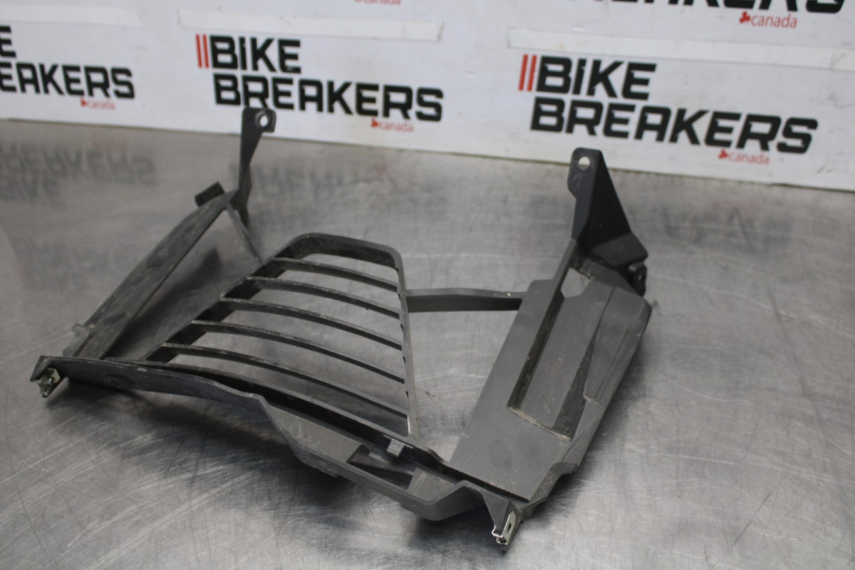 20-23 BMW F900R ENGINE RADIATOR RADIATER COVER GUARD BB923