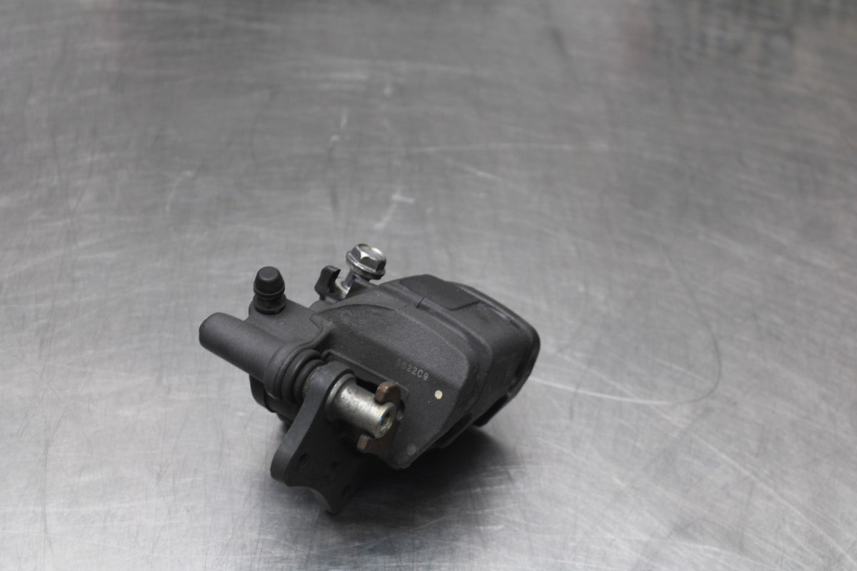 18-26 KAWASAKI Z400 LEFT FRONT BRAKE CALIPER BB852