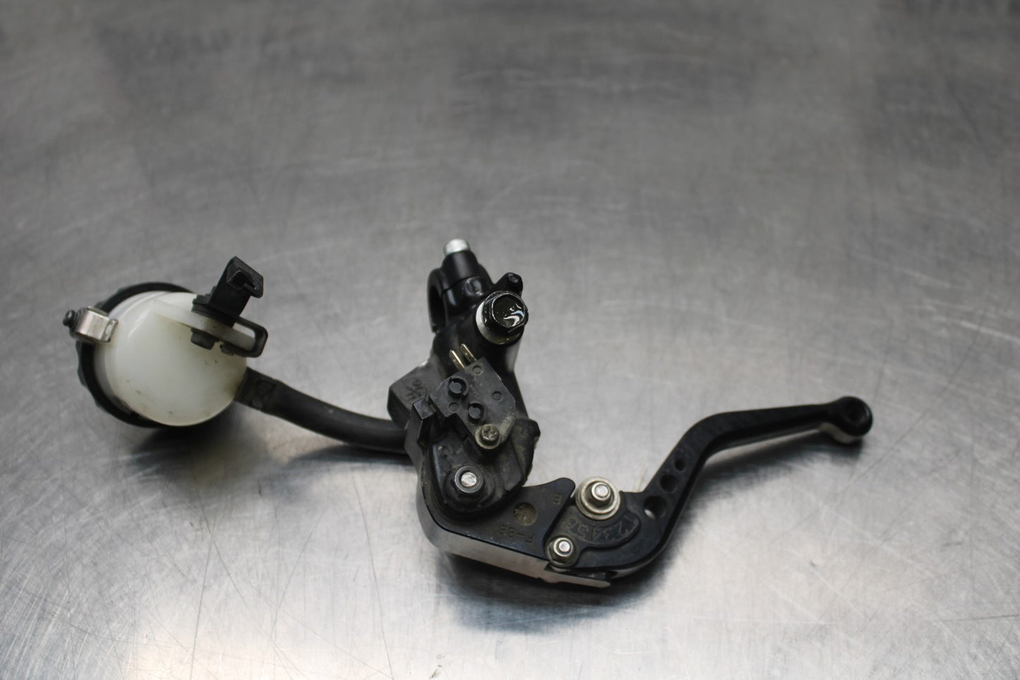 08 KAWASAKI NINJA ZX10R FRONT BRAKE MASTER CYLINDER w/ PAZZO LEVER BB201