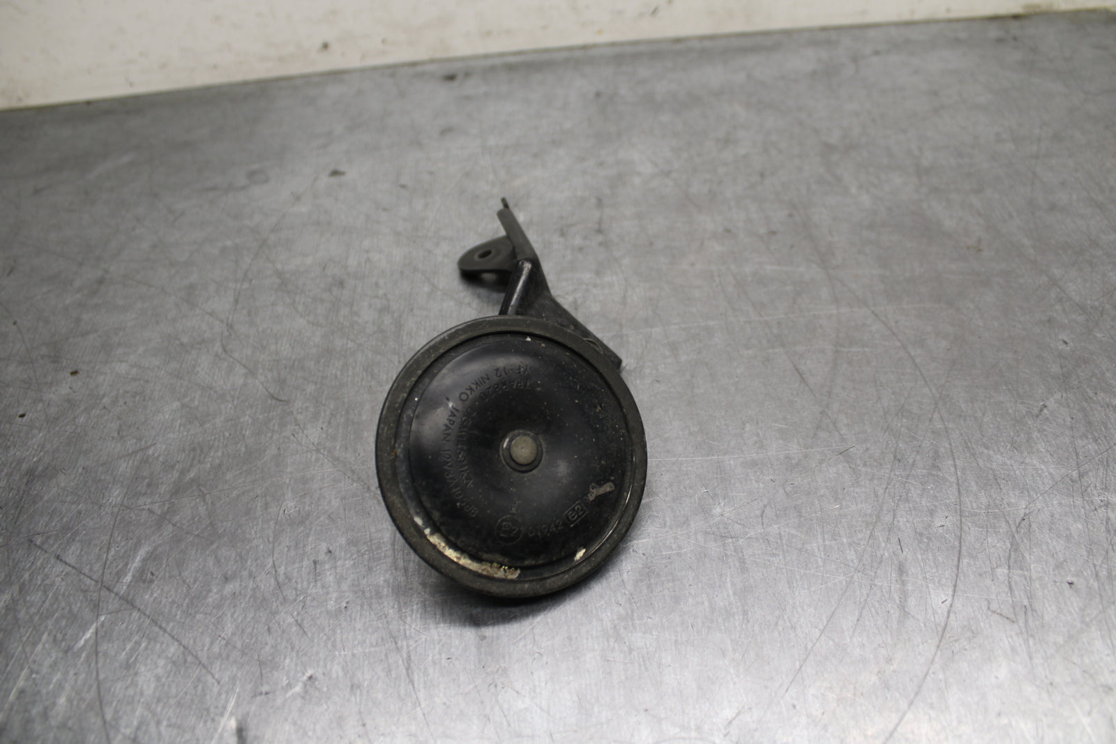 00-01 YAMAHA YZF R1 HORN SIGNAL BB755