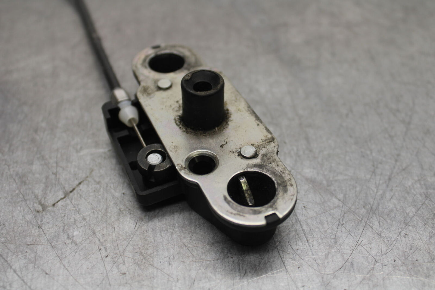 09-12 KAWASAKI NINJA ZX6R REAR PASSENGER SEAT LATCH LOCK ASSEMBLY BB698