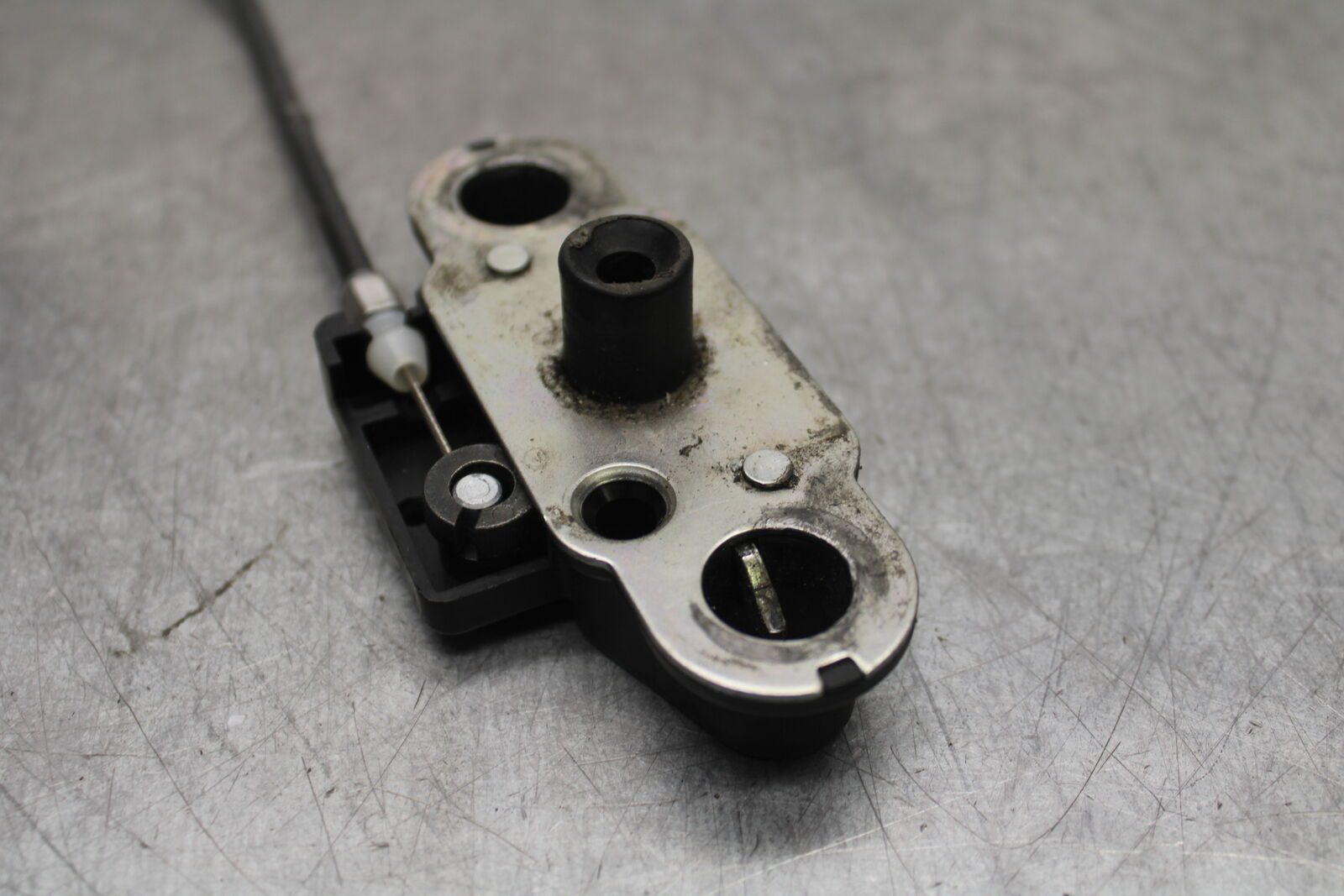 09-12 KAWASAKI NINJA ZX6R REAR PASSENGER SEAT LATCH LOCK ASSEMBLY BB698