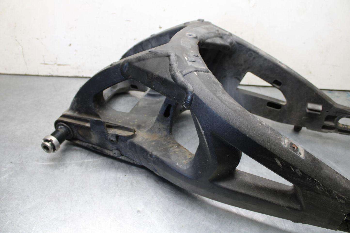 16 KAWASAKI NINJA ZX10R REAR SWINGARM BACK SUSPENSION 33001-0648 BB650