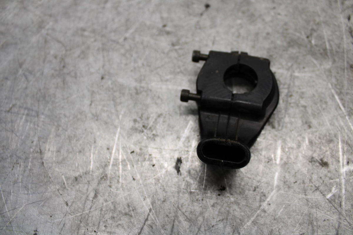 04-06 YAMAHA YZF R1 THROTTLE CABLE LINE HOUSING GUIDE 3XW-26282-01-00 BB432