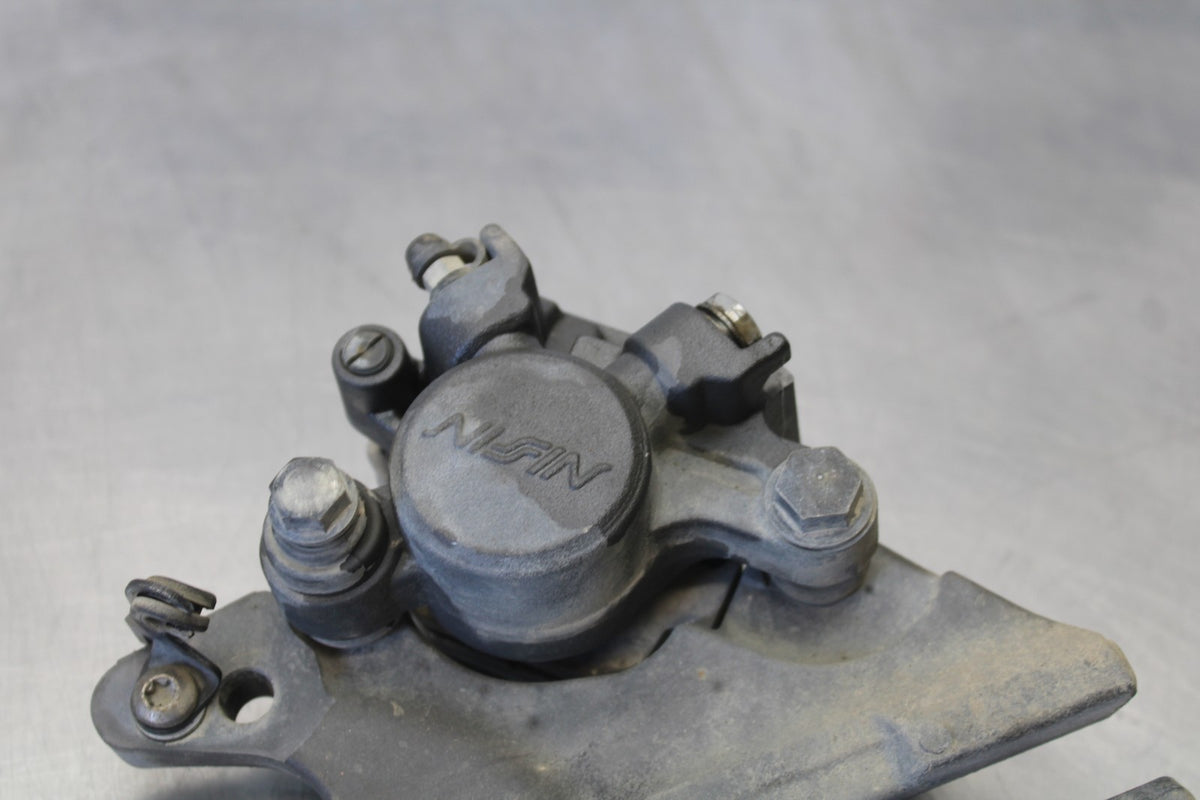 15 TRIUMPH TIGER 800 REAR BACK BRAKE CALIPER W MOUNT BRACKET BB873