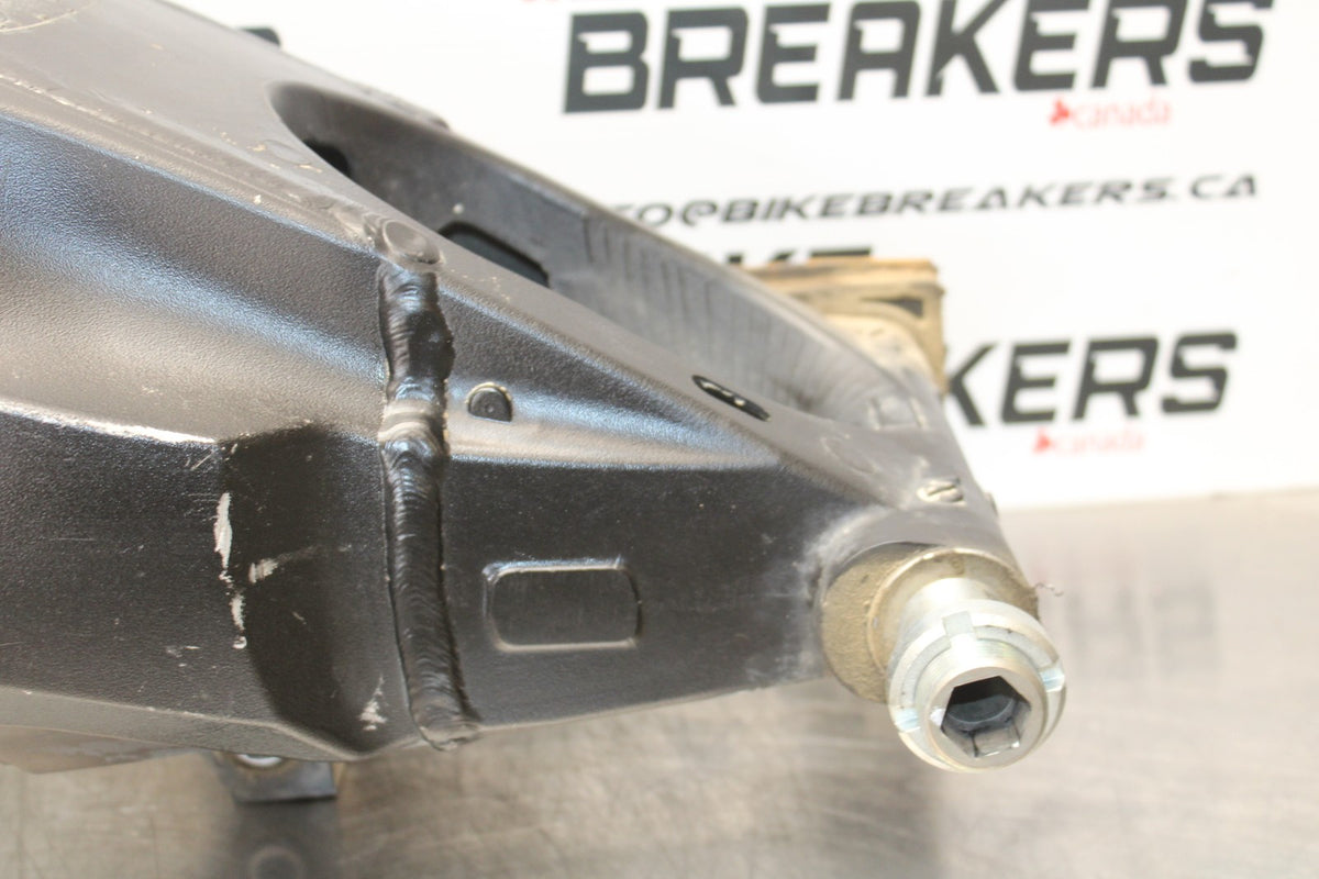 11-22 SUZUKI GSXR 600  REAR SWINGARM BACK SUSPENSION SWING ARM BB193