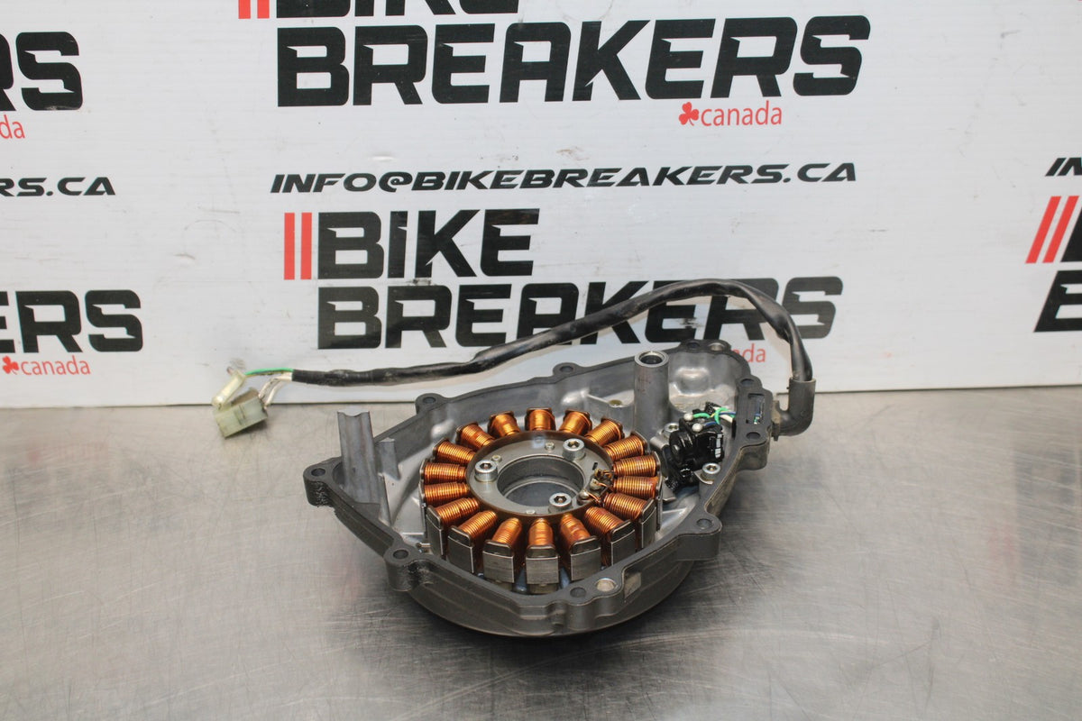 17-18 YAMAHA YZF R3 STATOR GENERATOR ALTERNATOR & COVER BB813